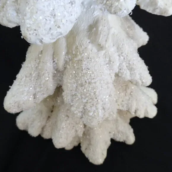 NEW 18” SNOW COVERED CHRISTMAS WINTER FOREST PINE TREE RESIN DECORATION - Picture 3 of 10